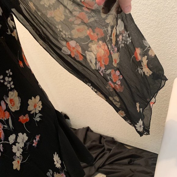 Black crossover bodice top with long sheer sleeves size XL very good condition - Picture 9 of 14